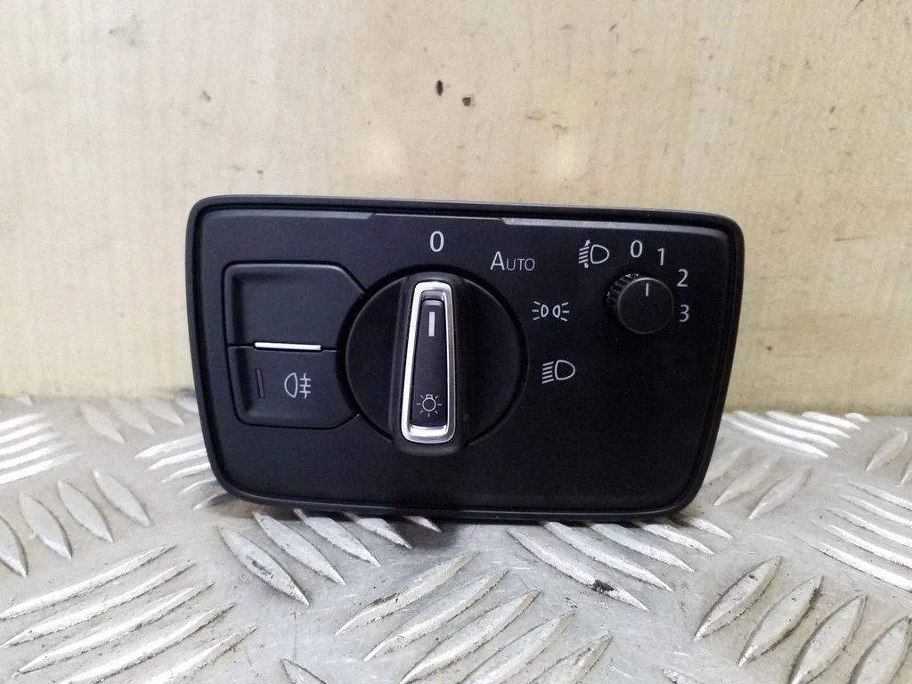 Light switch – Volkswagen Passat CC (2008-2016)