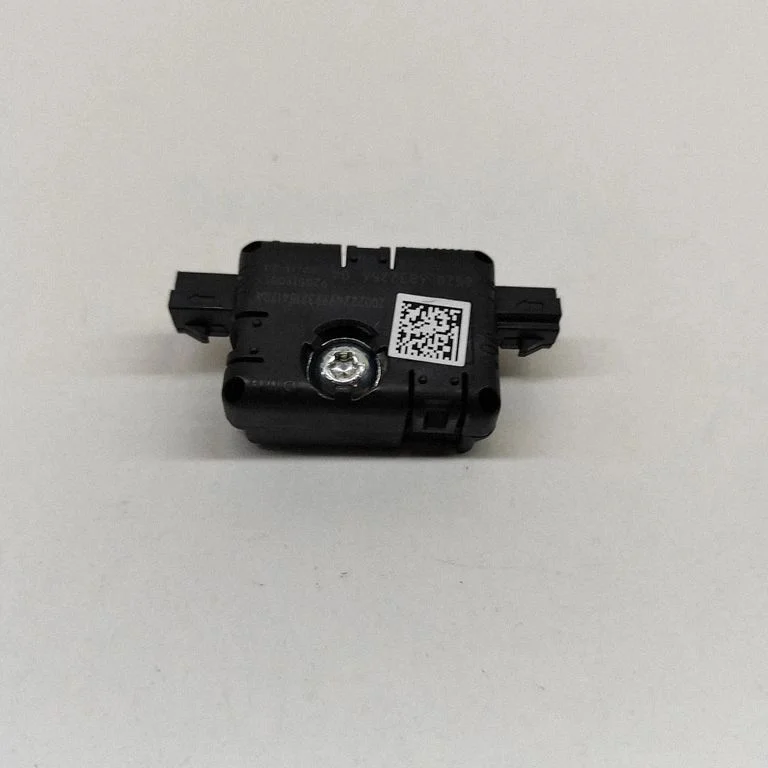 Antenas pastiprinātājs 6832256
