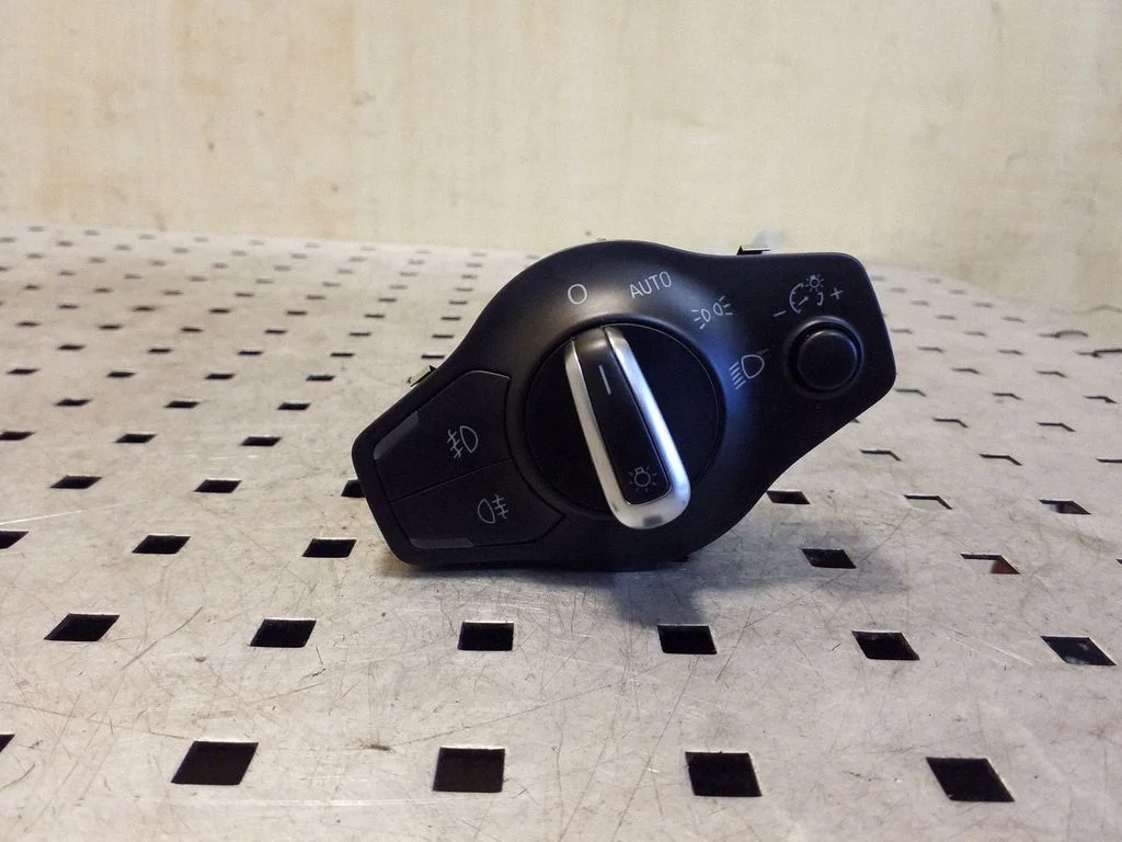 Light switch 8K0942531AS