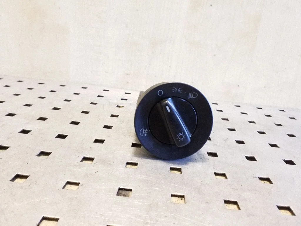 Light switch 1C0941531