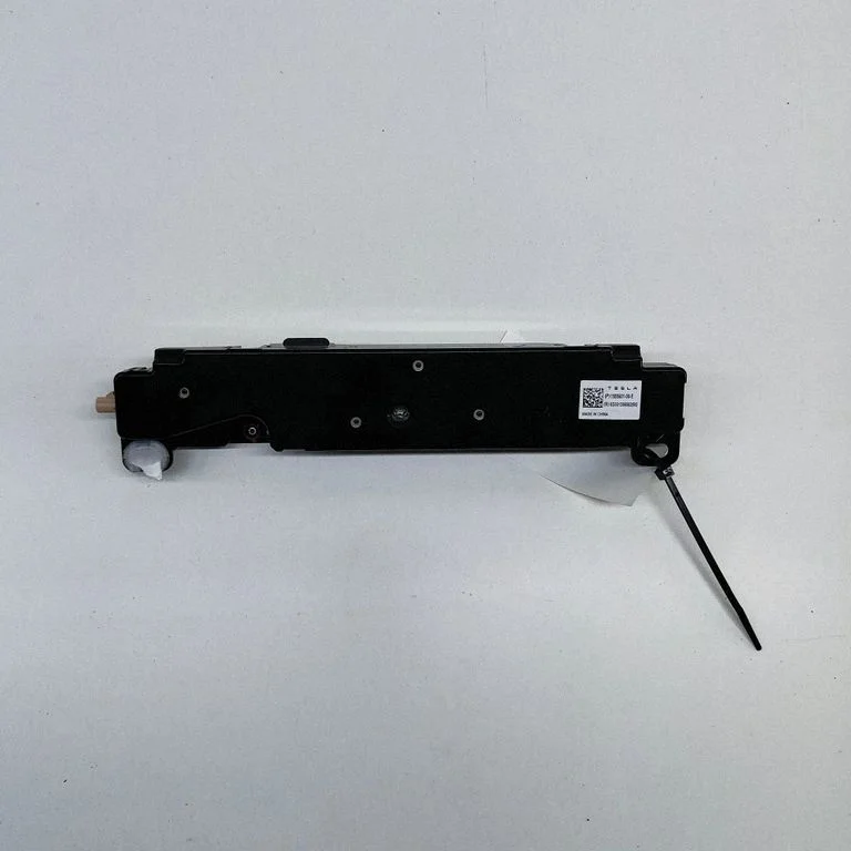 Antenas pastiprinātājs 158560100E