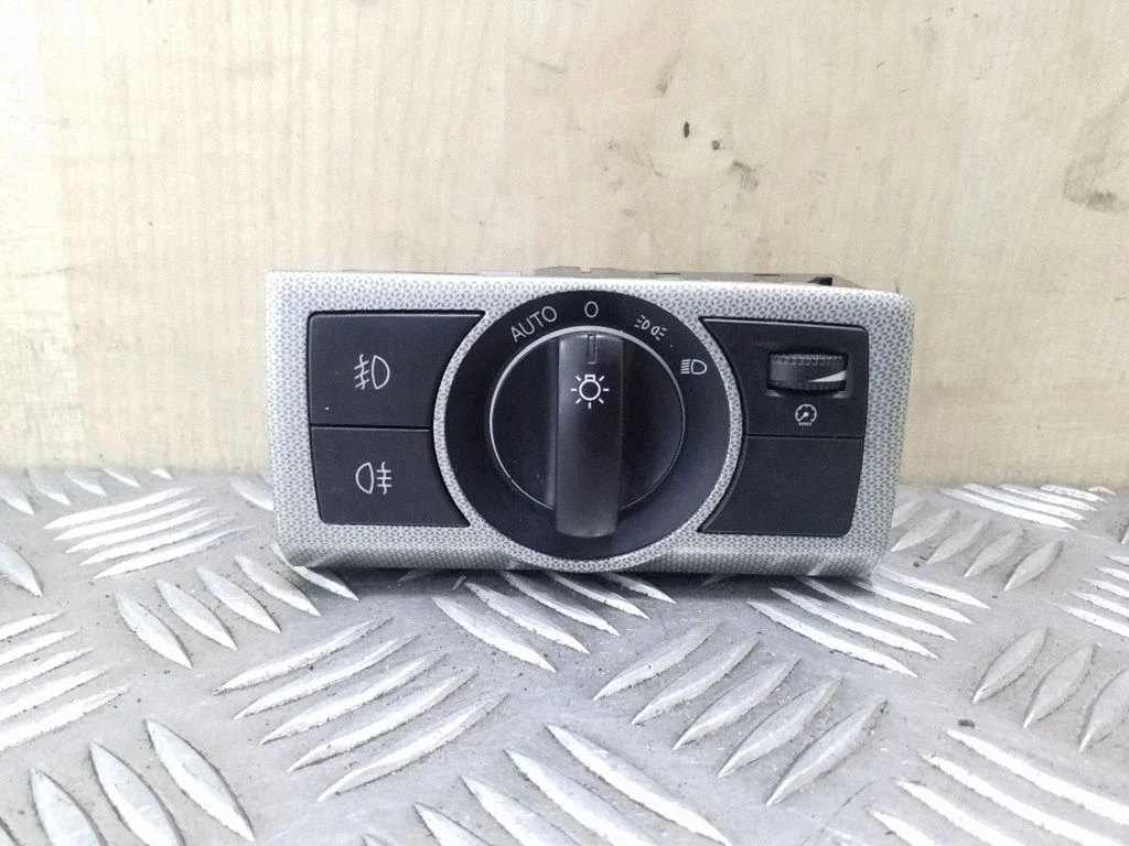 Light switch 20988694