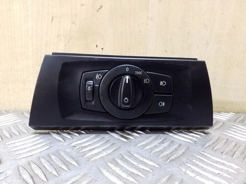Przełącznik świateł – BMW Seria 3 E90 E91 (2005-2012)