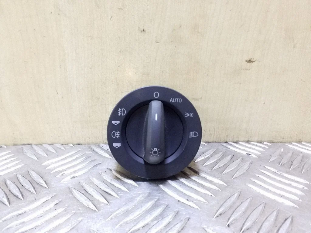 Light switch 4F2941531D