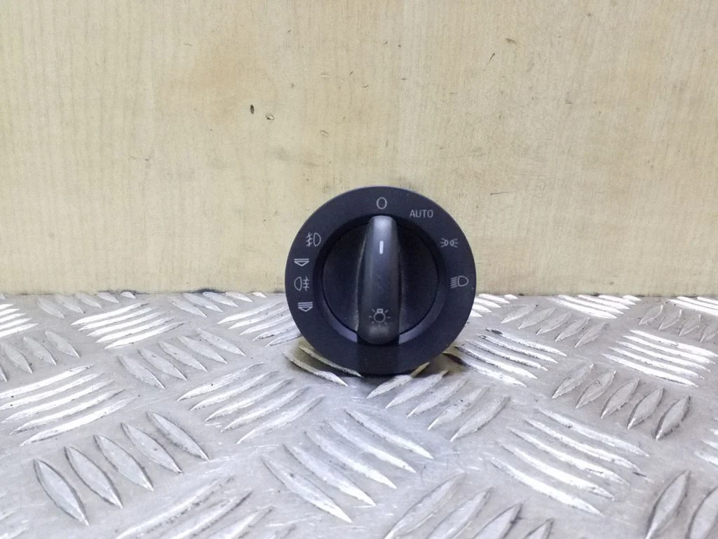Light switch 4F2941531D