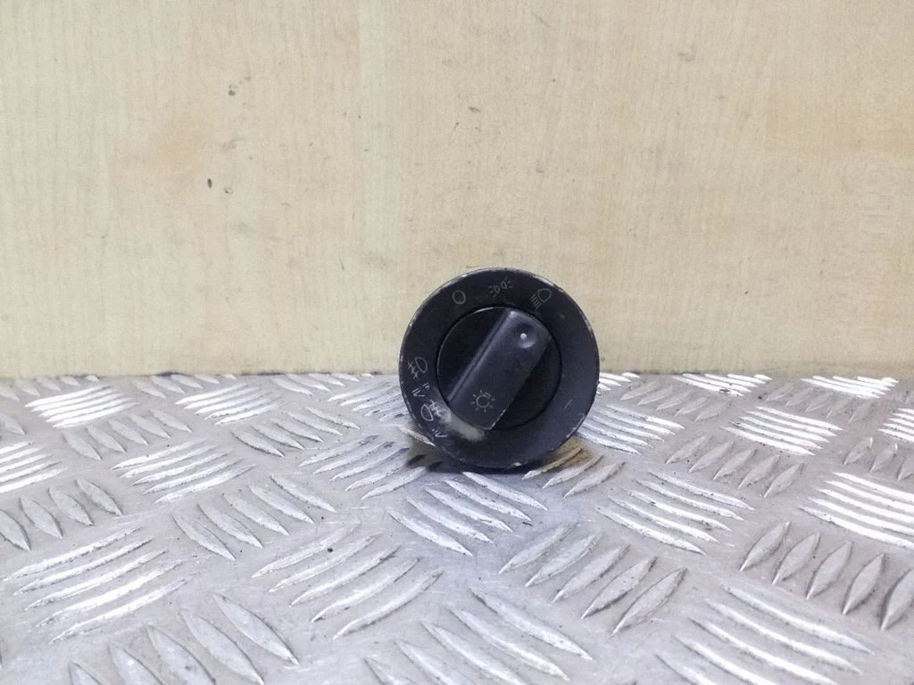 Light switch 8E0941531A