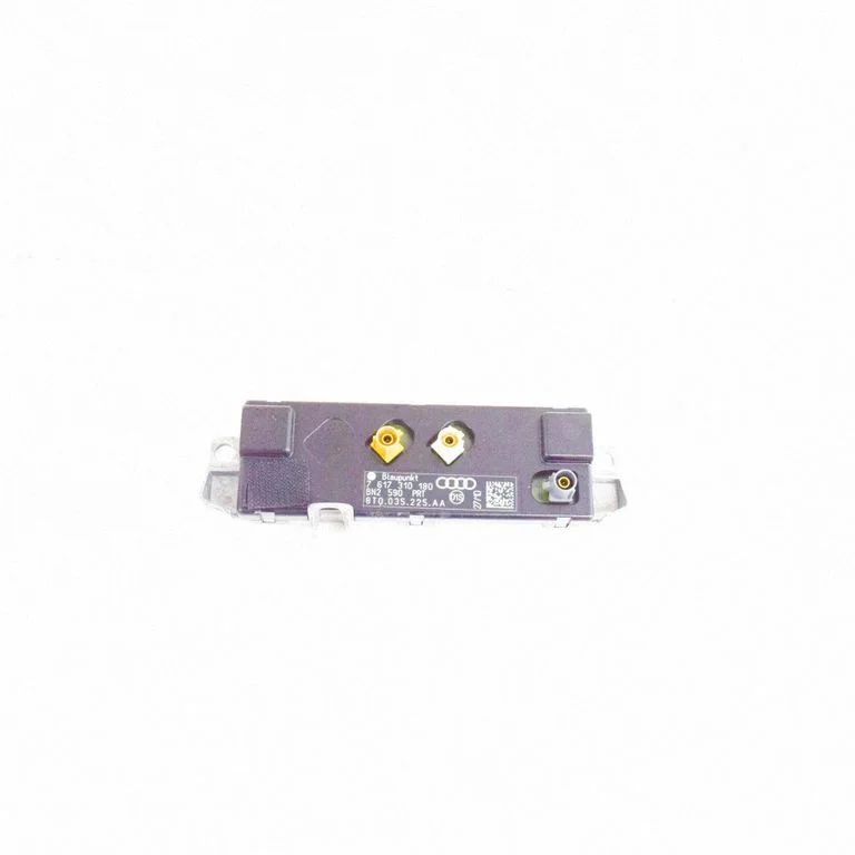Antenas pastiprinātājs 8T0035225AA