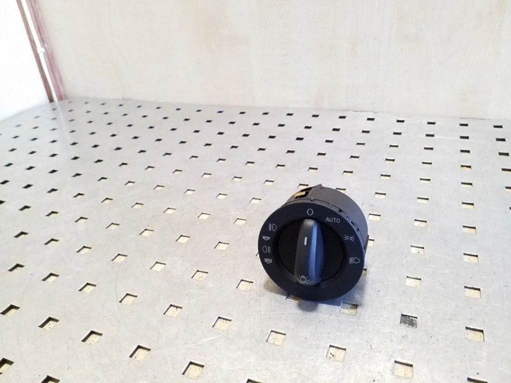 Light switch 4F2941531D