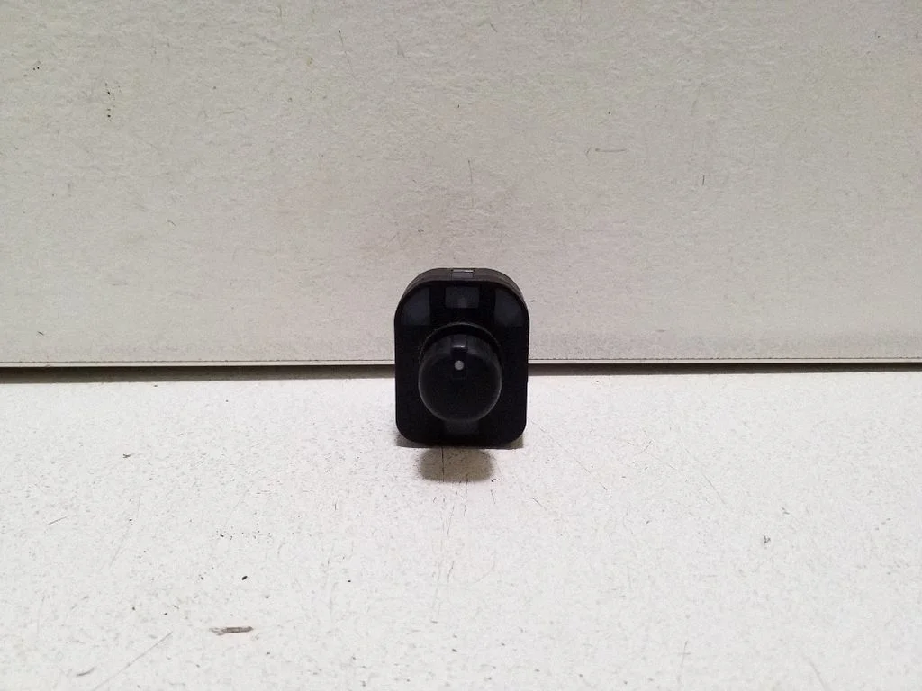 Przełącznik lusterek 8E0959565A