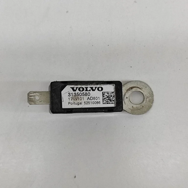Antenas pastiprinātājs – Volvo XC90 (2007-2014)