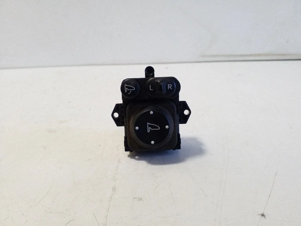 Küljepeeglite lüliti TR0J011NH167L3032T