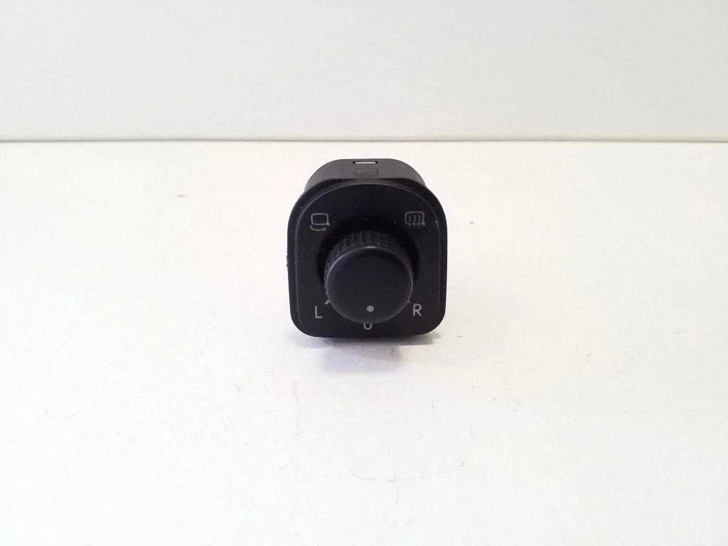 Wing mirror switch – Volkswagen Eos (2006-2010)