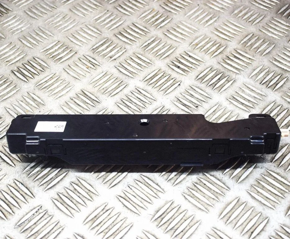 Antenas pastiprinātājs 158560100D