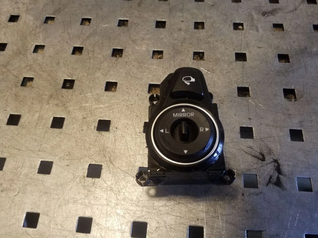 Küljepeeglite lüliti 39R4801230
