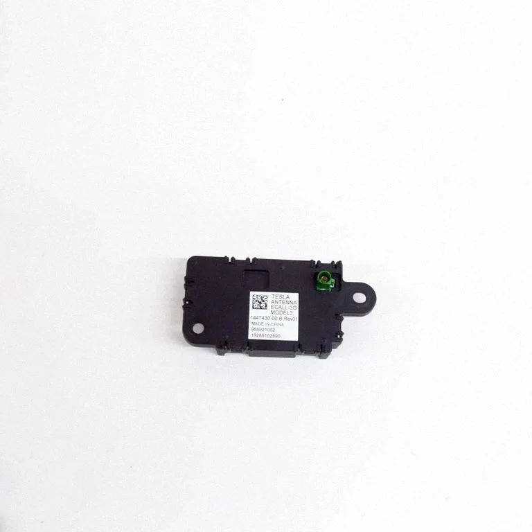 Aerial antenna amplifier – Tesla Model Y (2020-)