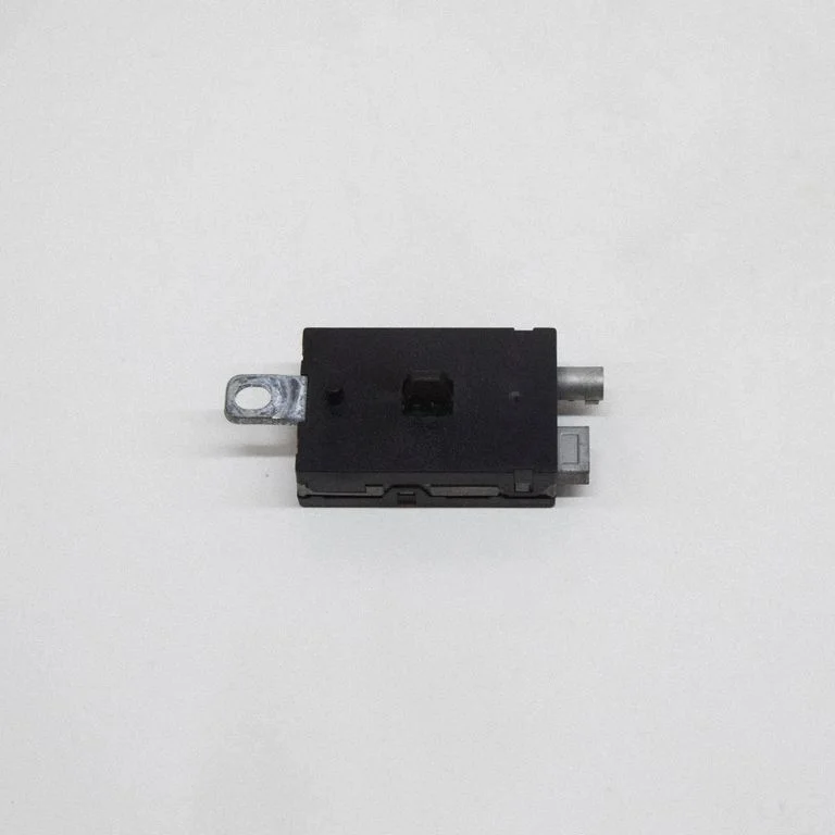 Antenas pastiprinātājs – Ford Focus (2010-2017)