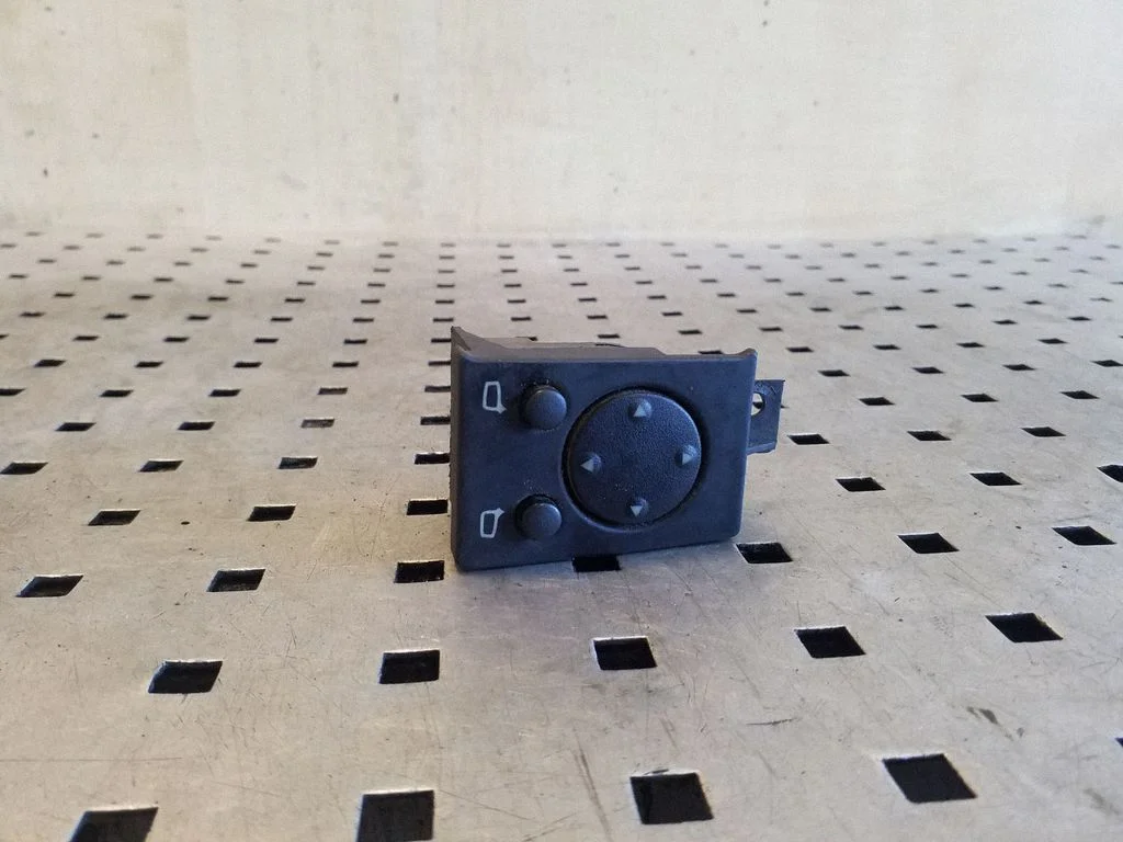 Wing mirror switch 4A0959565