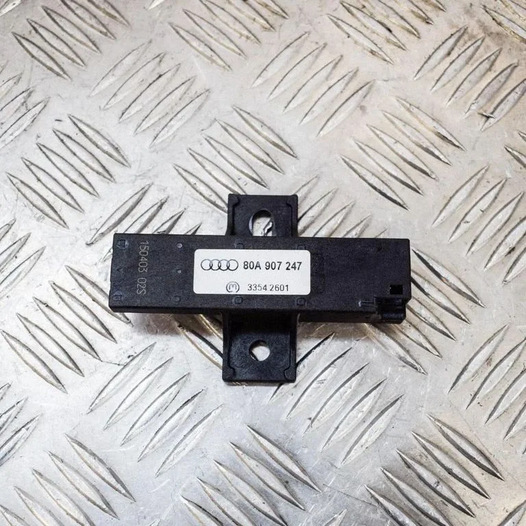 Antenas pastiprinātājs 80A907247