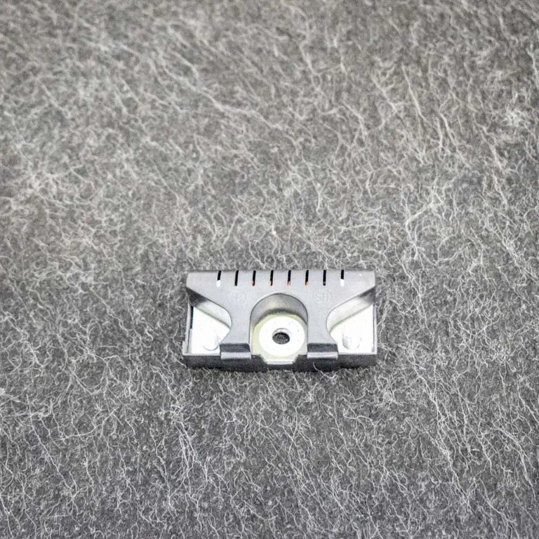 Antenni võimendi 8T8035570