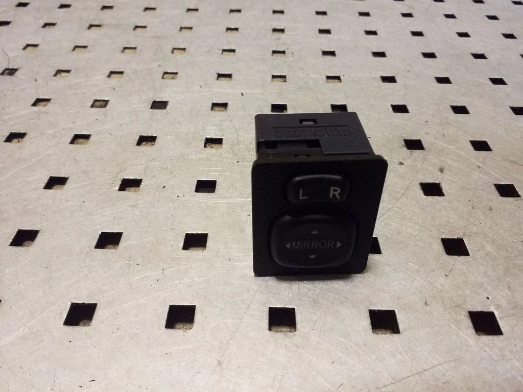 Wing mirror switch 769746F