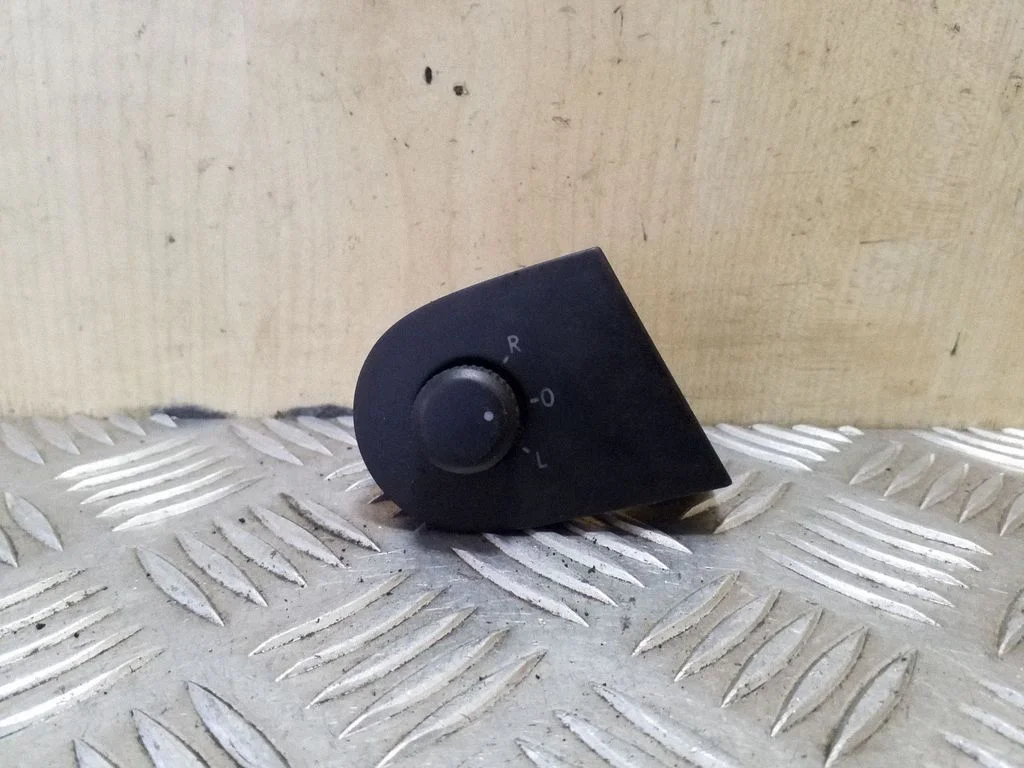 Wing mirror switch – Ford Galaxy (2000-2006)