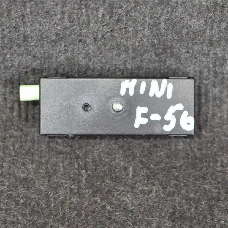 Antenas pastiprinātājs – Mini One - Cooper F56 F55 (2013-)