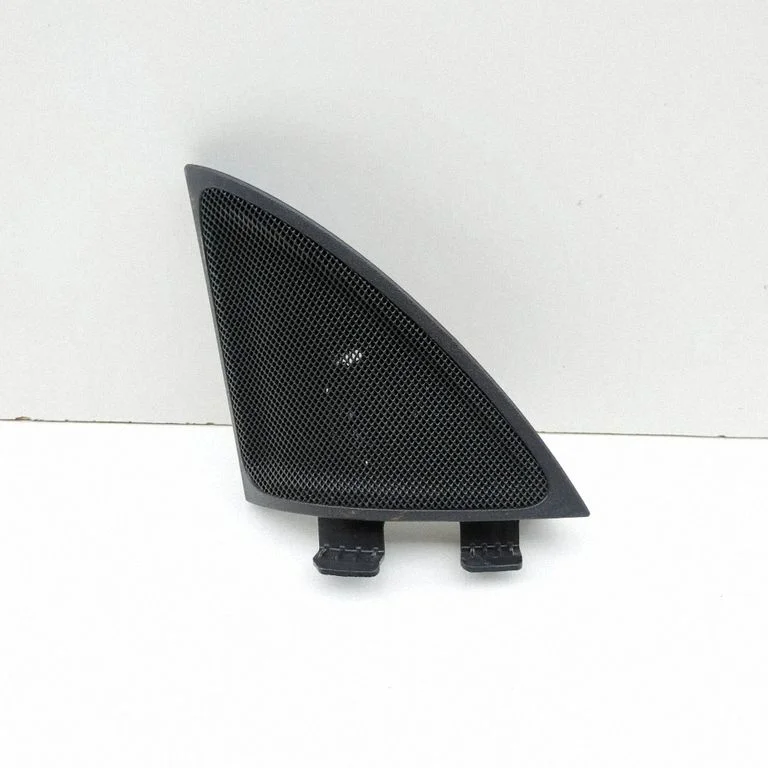 Skaļrunis (-ņi) priekšējās durvīs A2228202200