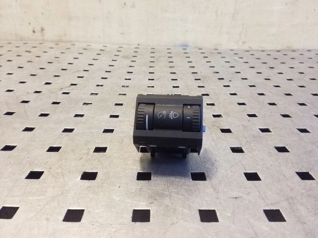 Headlight level height control switch 5L0941333