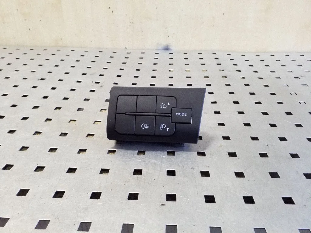 Headlight level height control switch – Fiat Ducato (2014-)