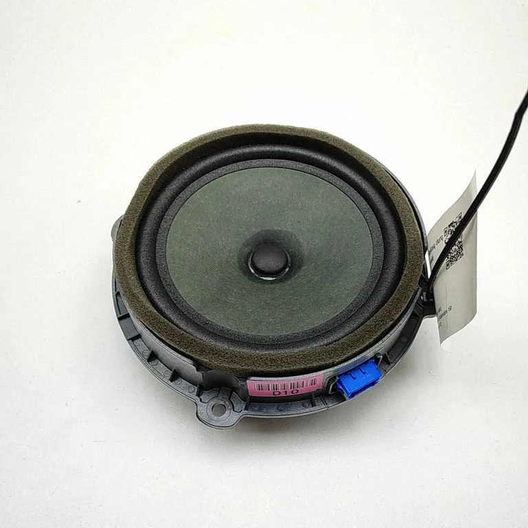 Skaļrunis (-ņi) priekšējās durvīs 96340G5100