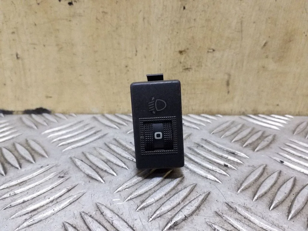 Headlight level height control switch 8D0941301