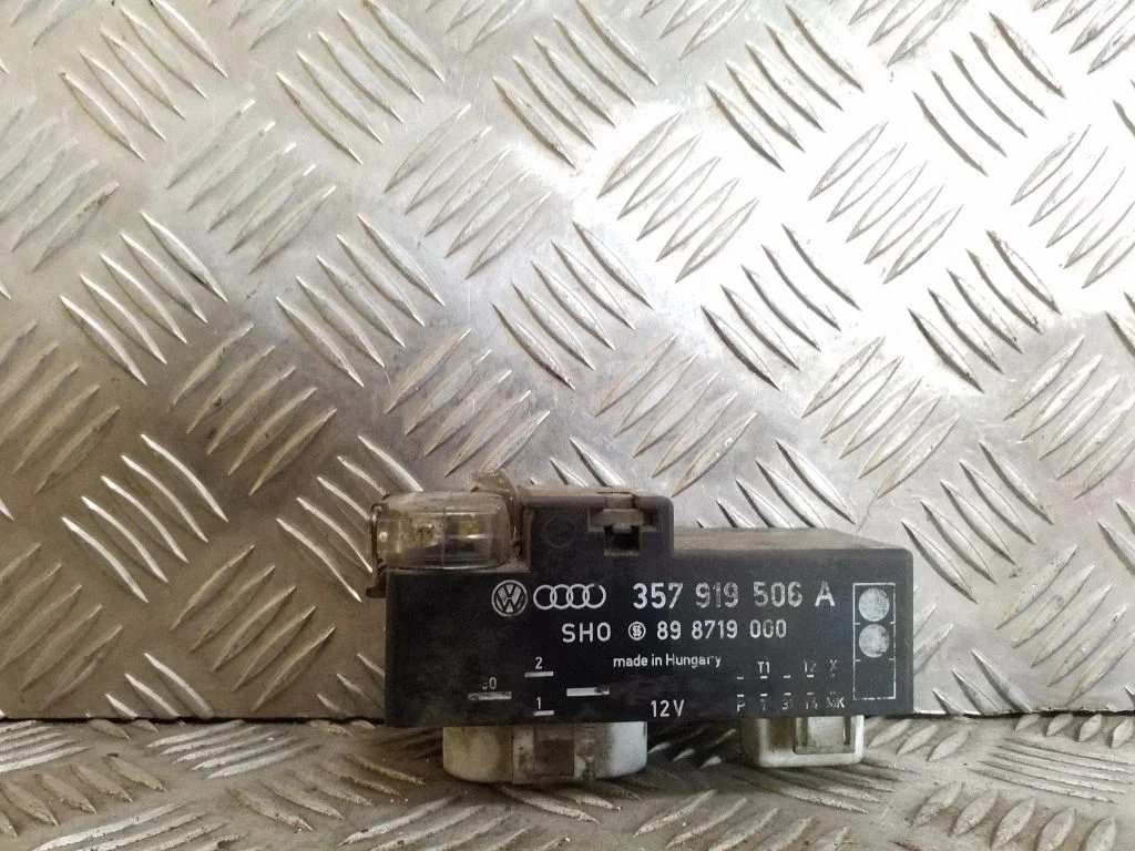 Coolant fan relay 357919506A