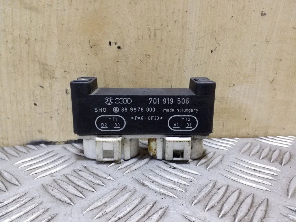 Dzesēšanas ventilatora relejs 701919506