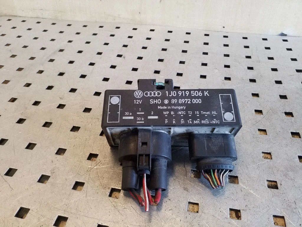 Jahutusventilaatori relee 1J0919506K