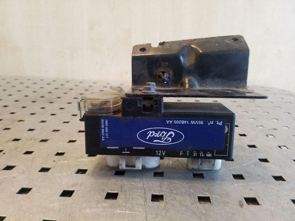 Jahutusventilaatori relee 95VW14B205AA