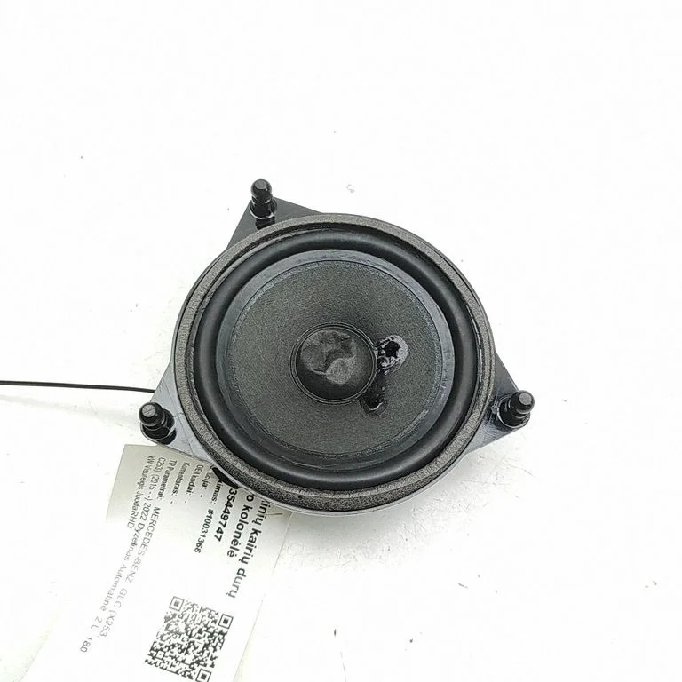 Skaļrunis (-ņi) priekšējās durvīs A2228200202