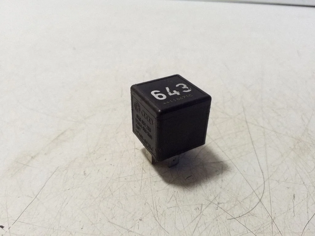 Cits relejs 8K0951253