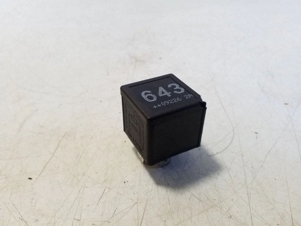 Cits relejs 8K0951253