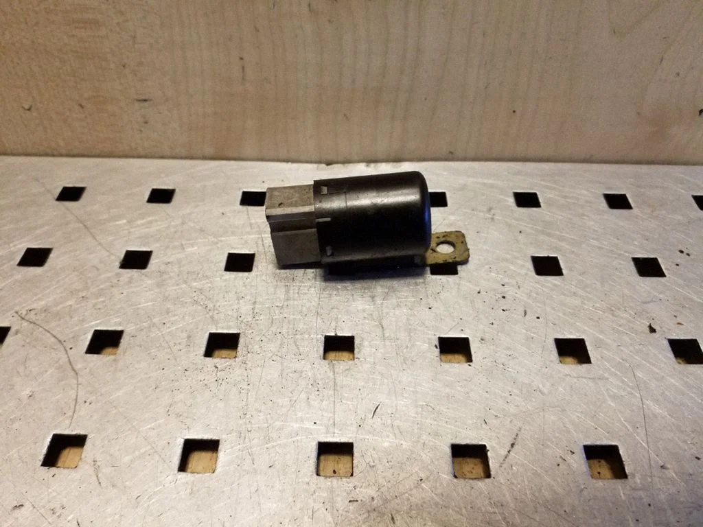 Other relay 24330C9960