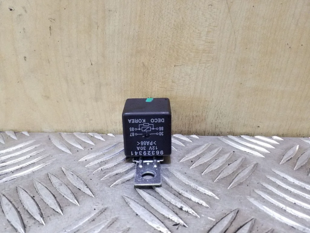 Other relay 96329341