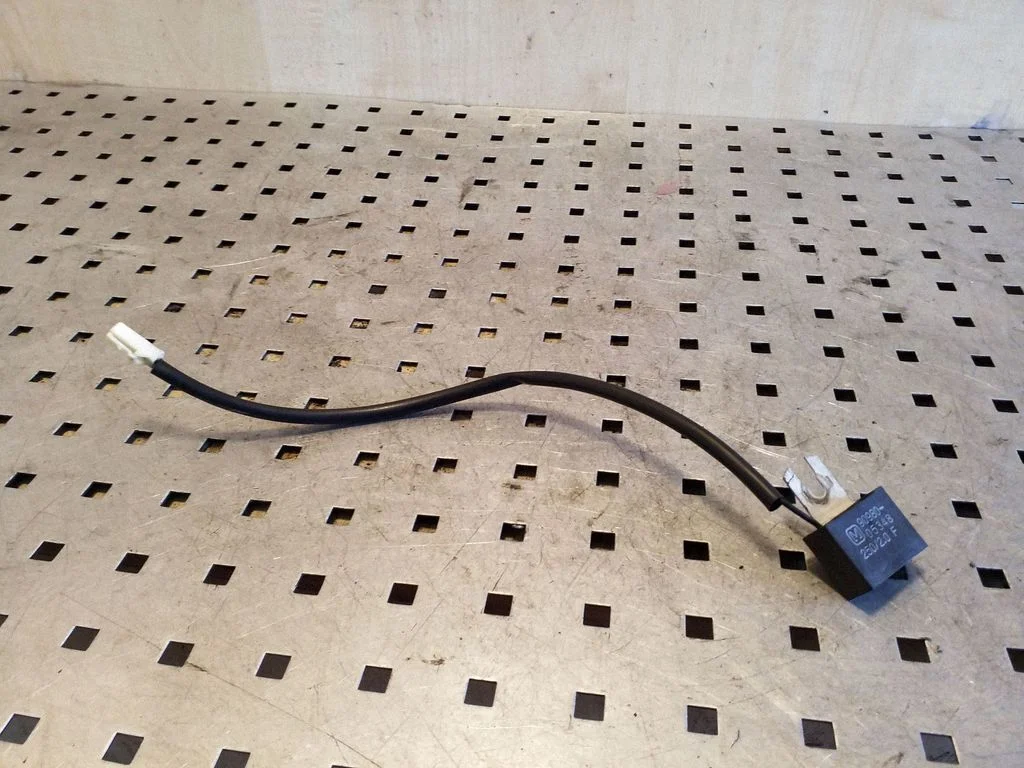 Other relay – Toyota RAV 4 (XA20) (2000-2005)