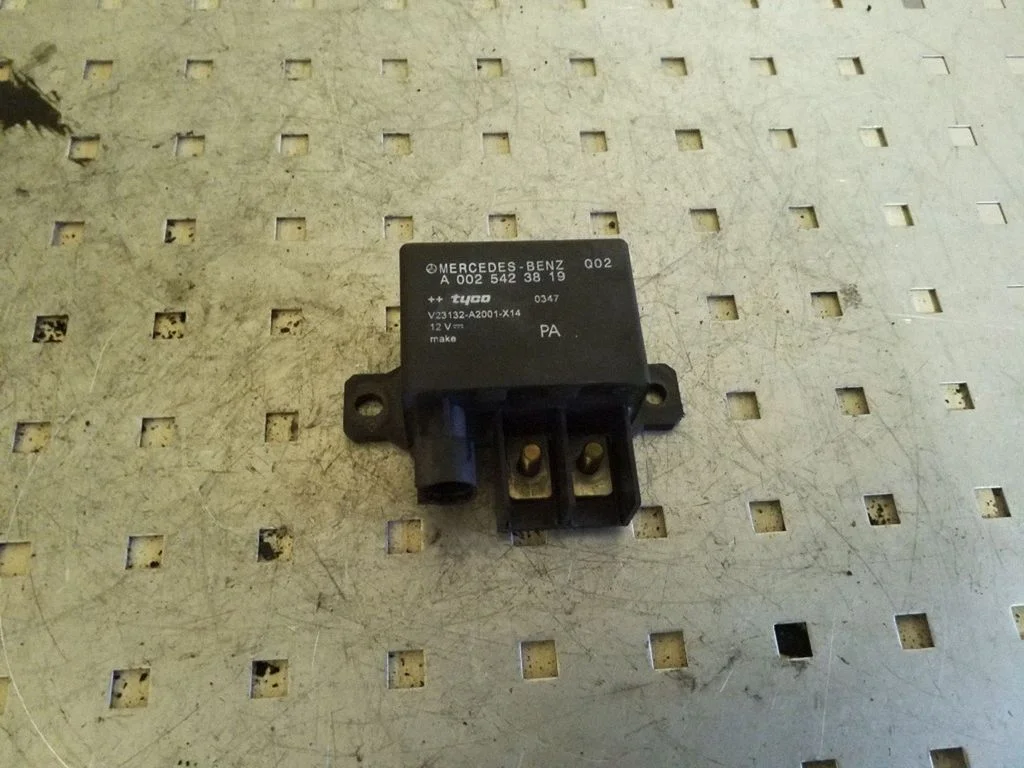Other relay A0025423819