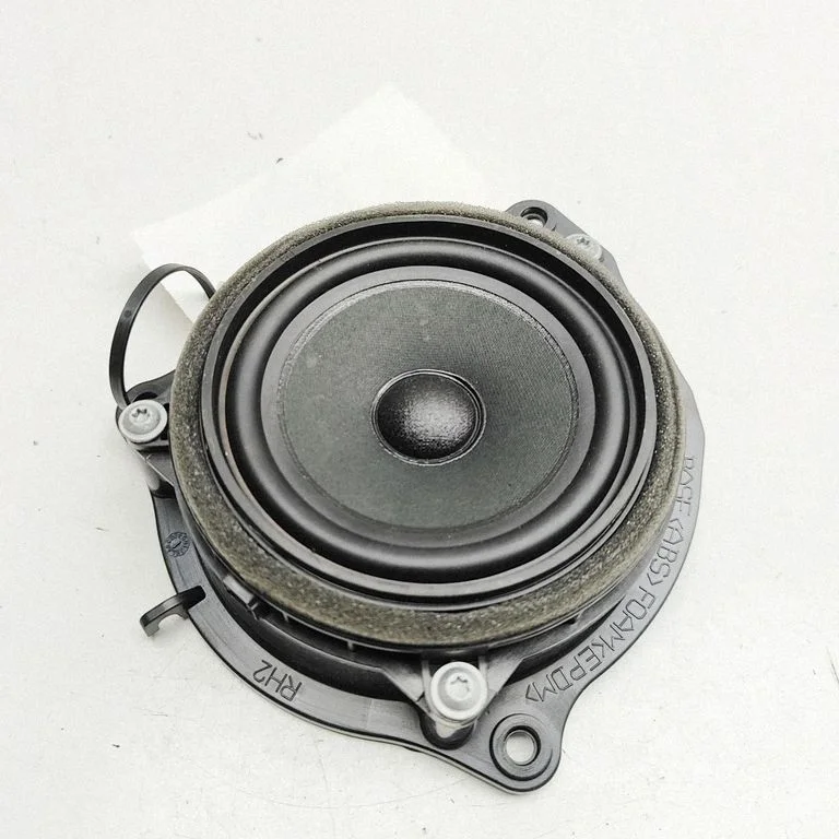 Skaļrunis (-ņi) priekšējās durvīs 8715685