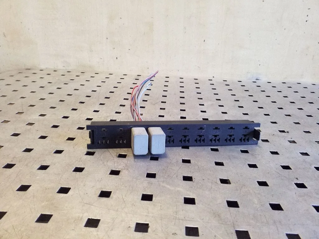 Releju montāžas bloks 9425426040