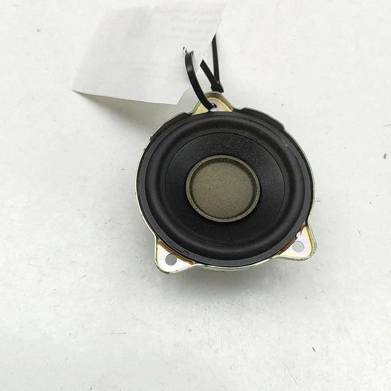 Skaļrunis (-ņi) priekšējās durvīs FK7218808BA