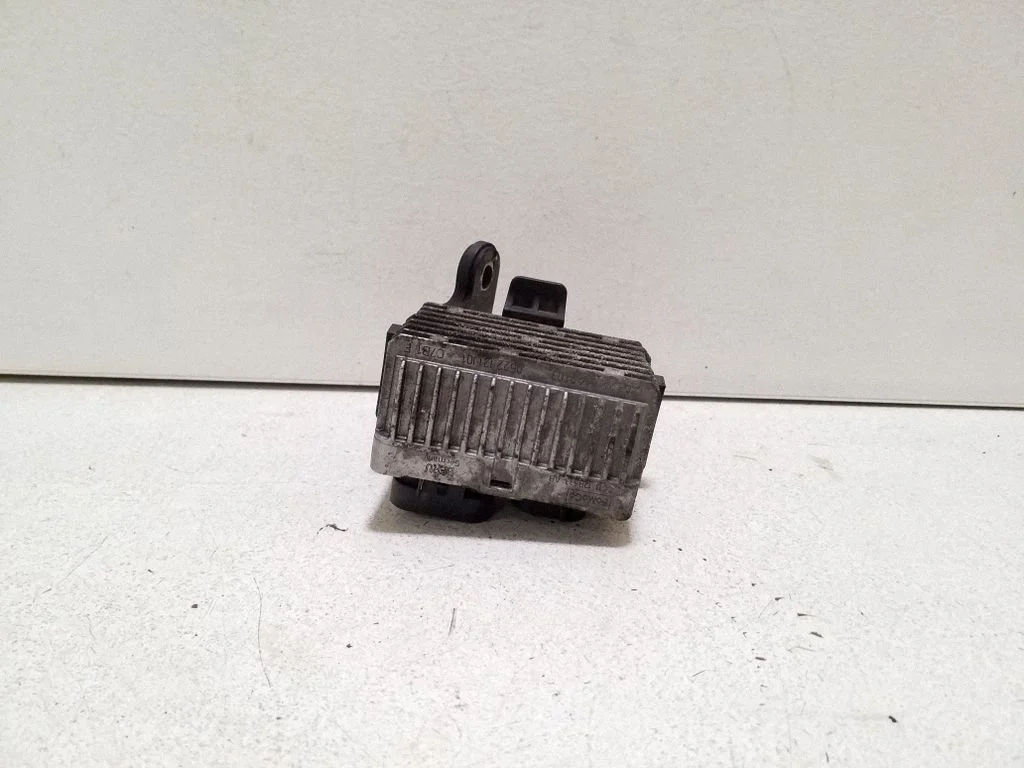 Kvēlsveču priekšuzsildes relejs CC1112B533AB