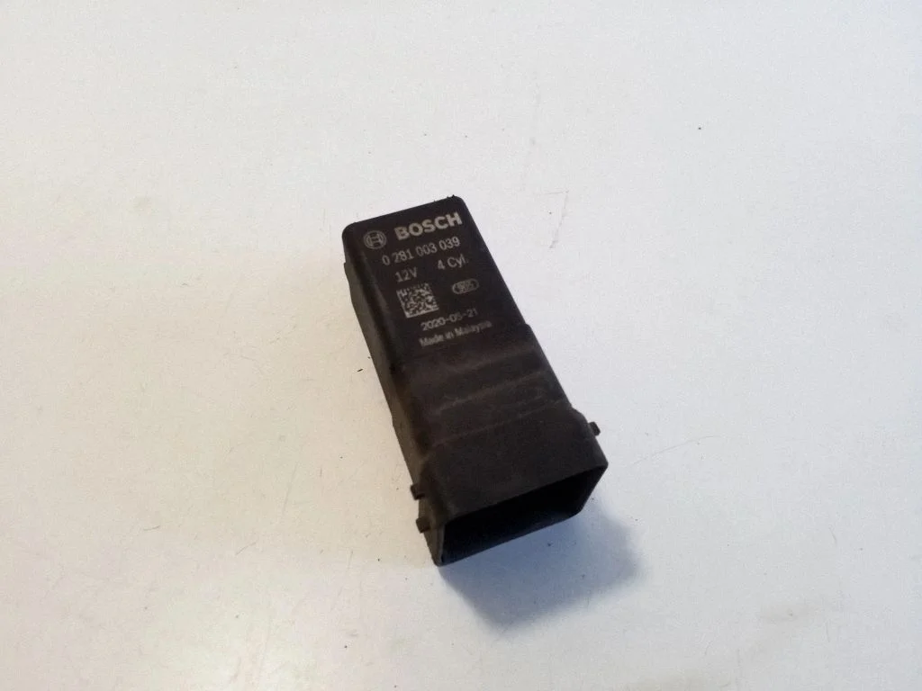 Glow plug pre-heat relay 0281003039