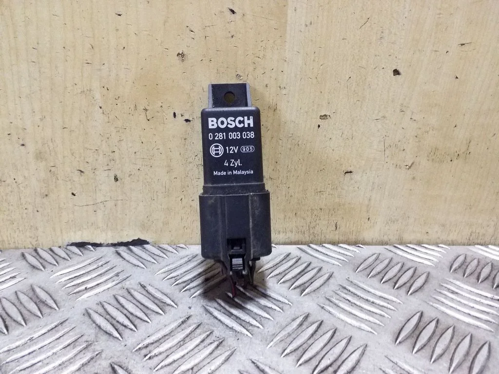 Glow plug pre-heat relay 0281003038