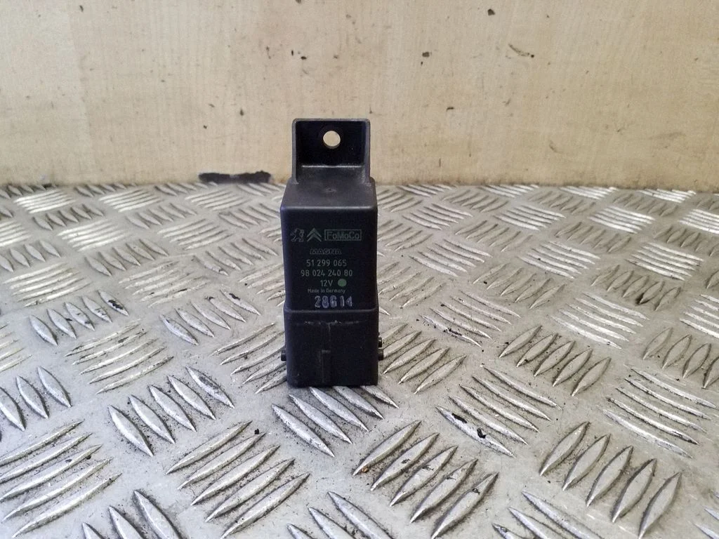 Eelsüüteküünalde relee 51299065
