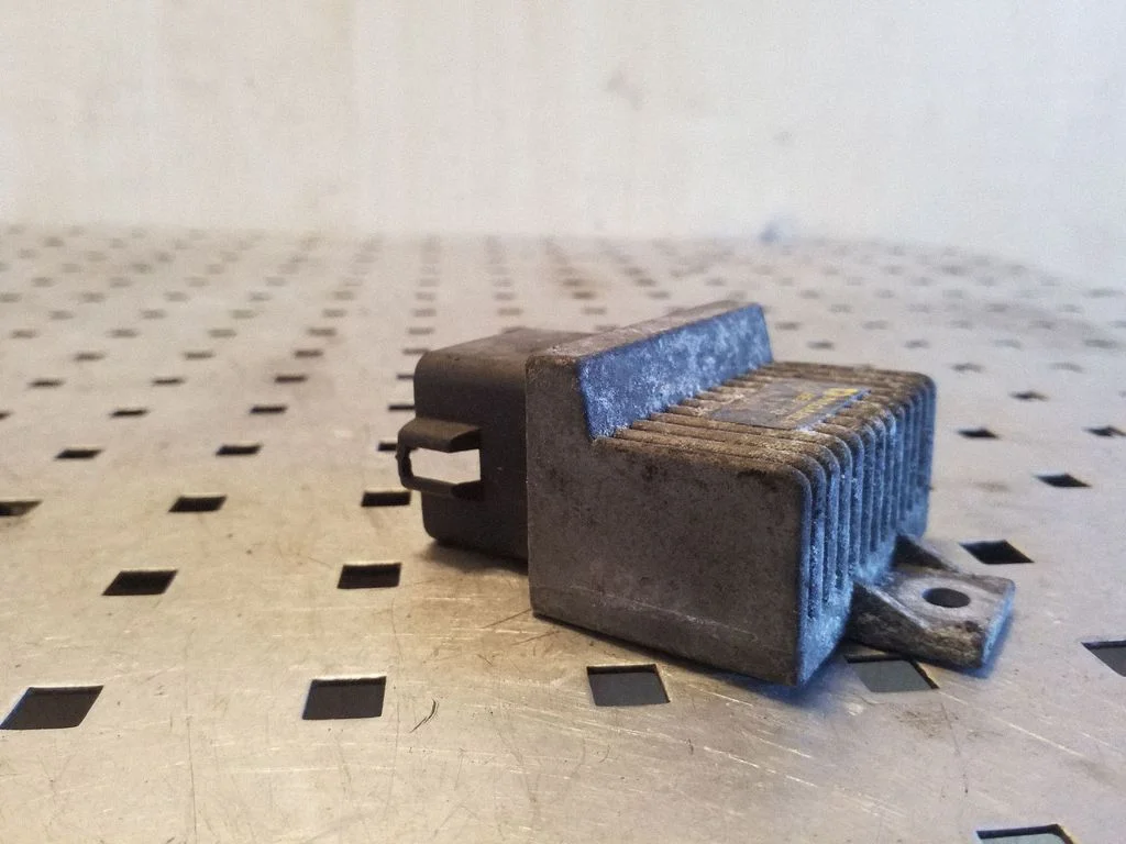 Glow plug pre-heat relay 7700115078